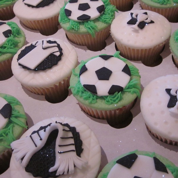 Football Pitch Themed Cupcakes Neo Cakes