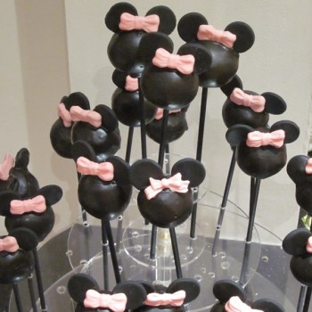 Minnie Mouse Cake Pops
