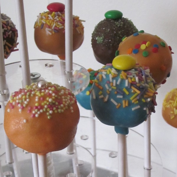 Chocolate Cake Pops with Sprinkles | Neo Cakes